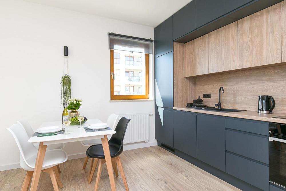 Apartamento Apartament Black Zajezdnia Wrzeszcz Gdansk Exterior foto